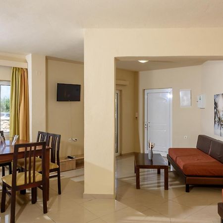 Eurohotel Theo Hotel Agia Marina Esterno foto