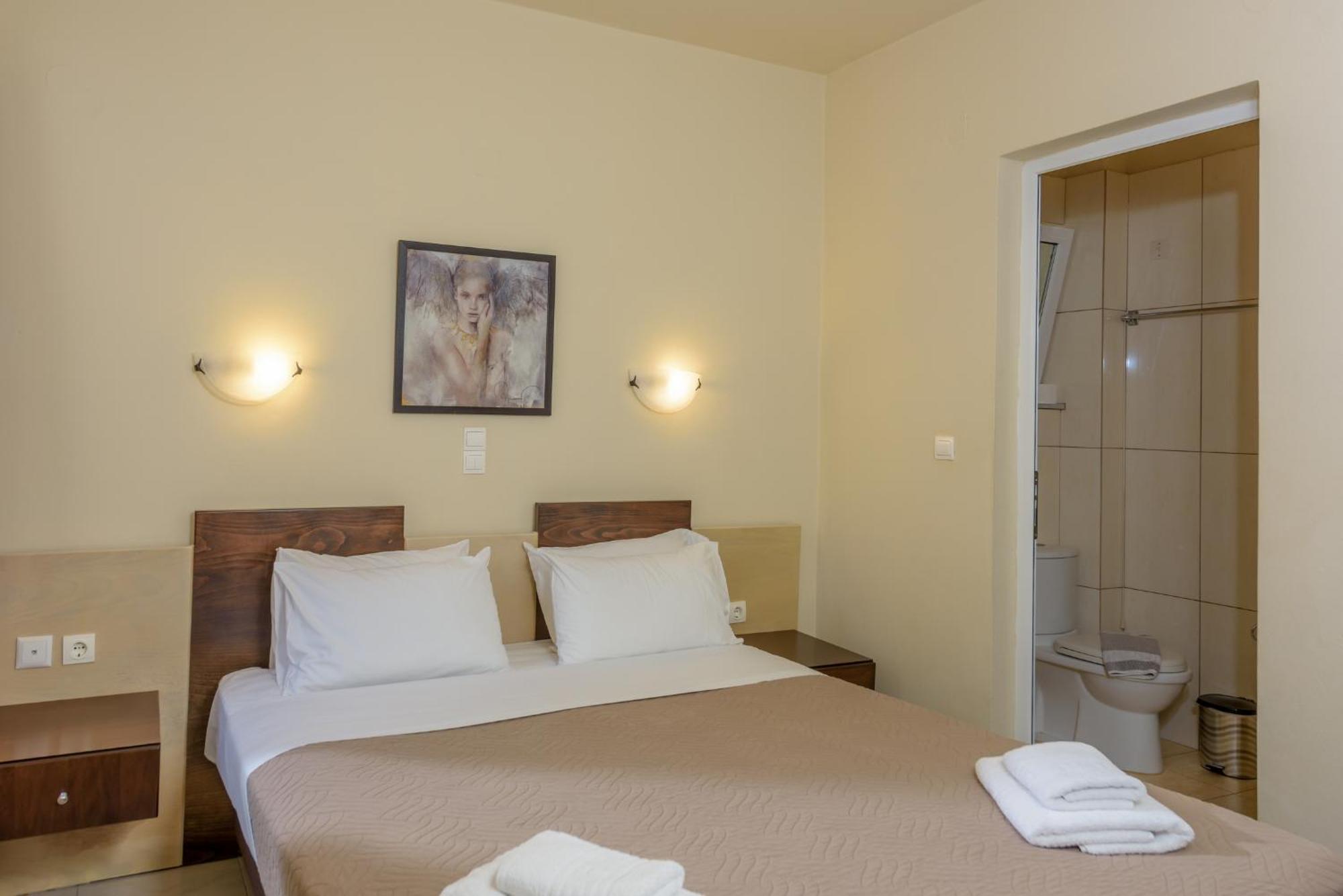 Eurohotel Theo Hotel Agia Marina Esterno foto