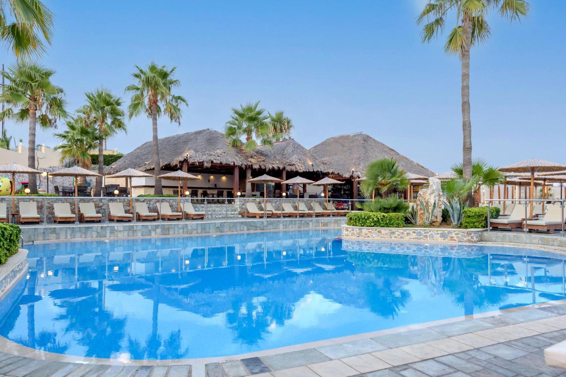 Eurohotel Theo Hotel Agia Marina Esterno foto